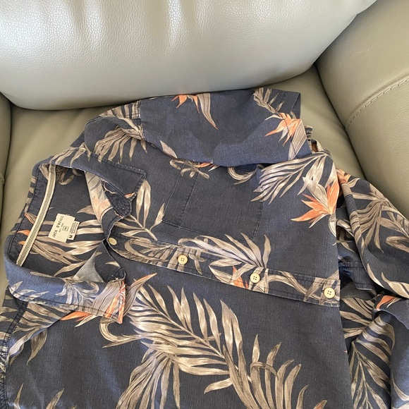 O'Neill Navy Short-Sleeve Tropical Button-Down with Peach Floral - Picture 6 of 6